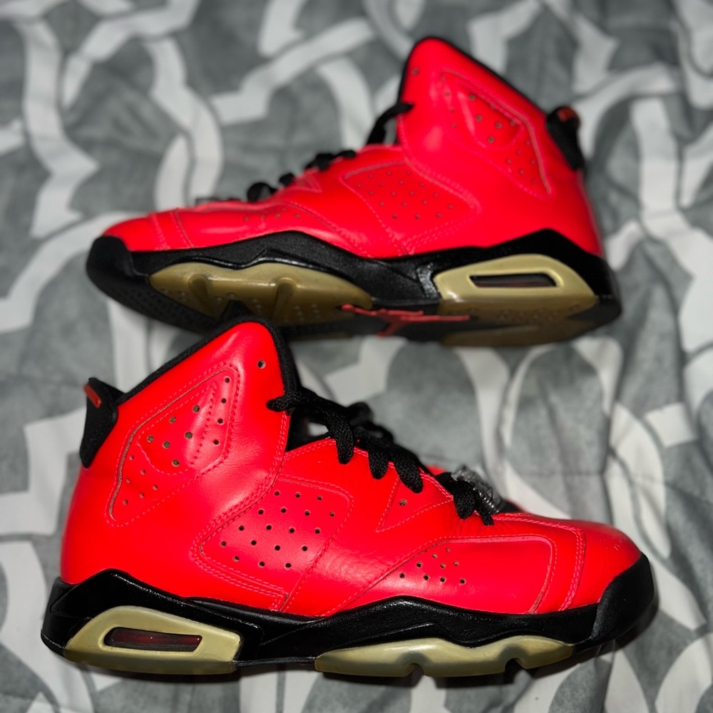 Infrared jordan 6s